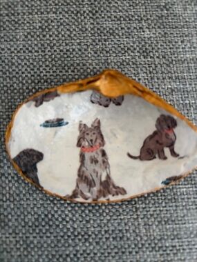 Decoupage Dog Pattern shell in White and Gold